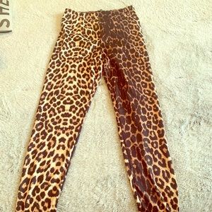 Leopard print leggings